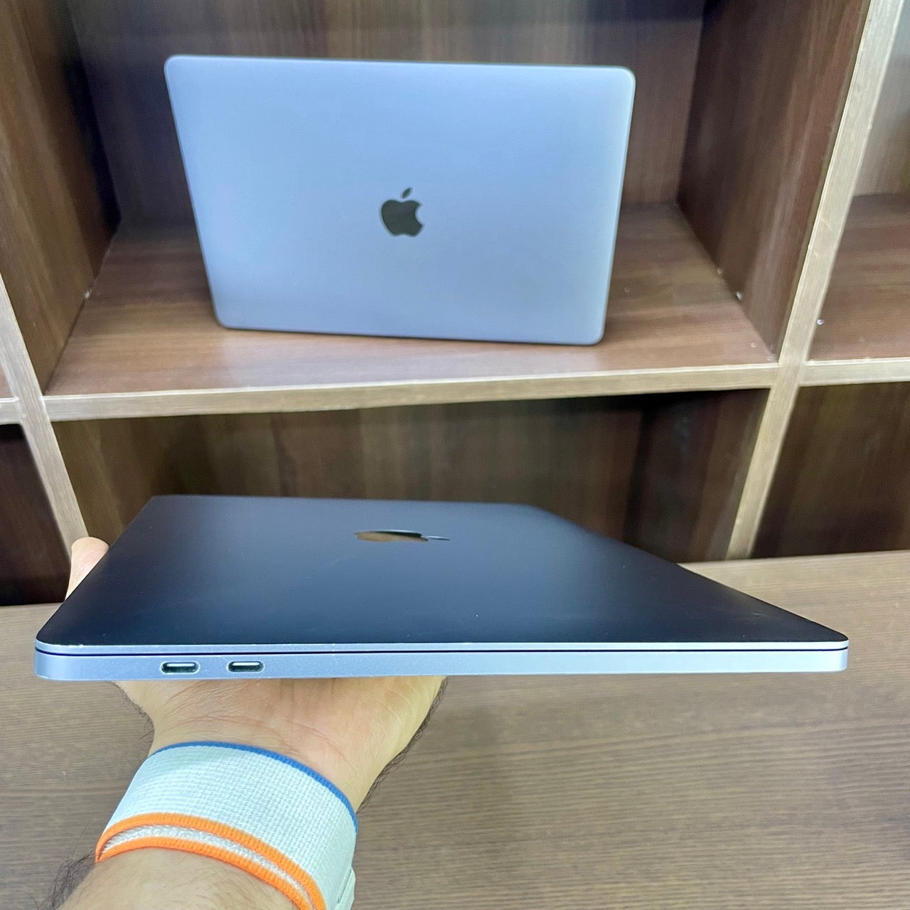 Apple - MacBook Pro 15