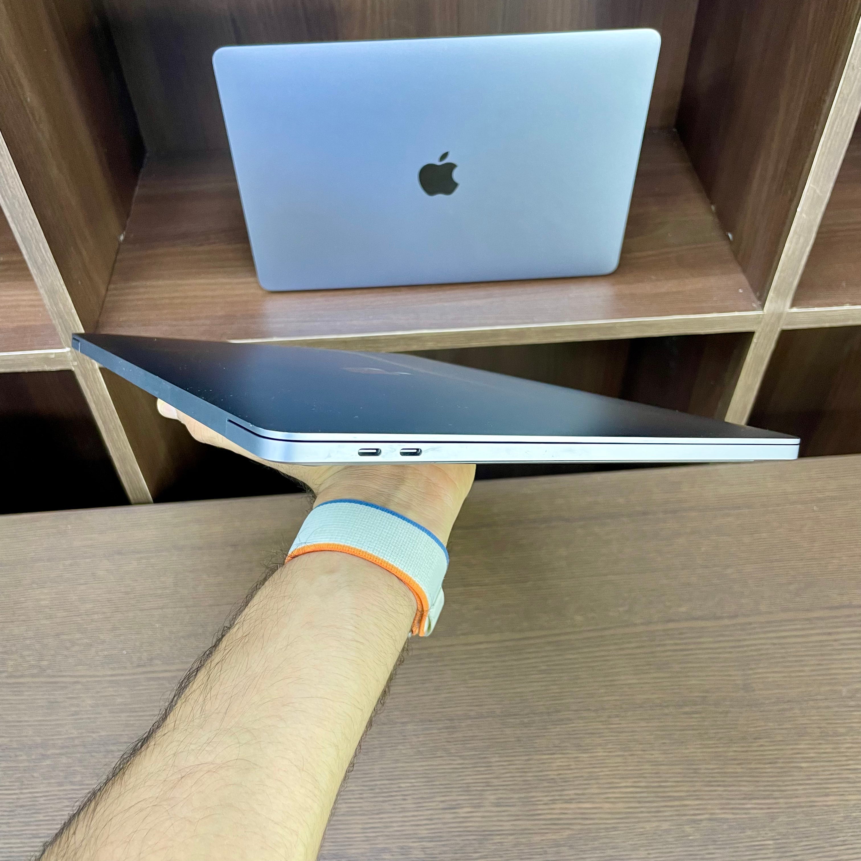 Apple MacBook Pro - A2141 - Intel Core i7 2019 - 16GB / 16