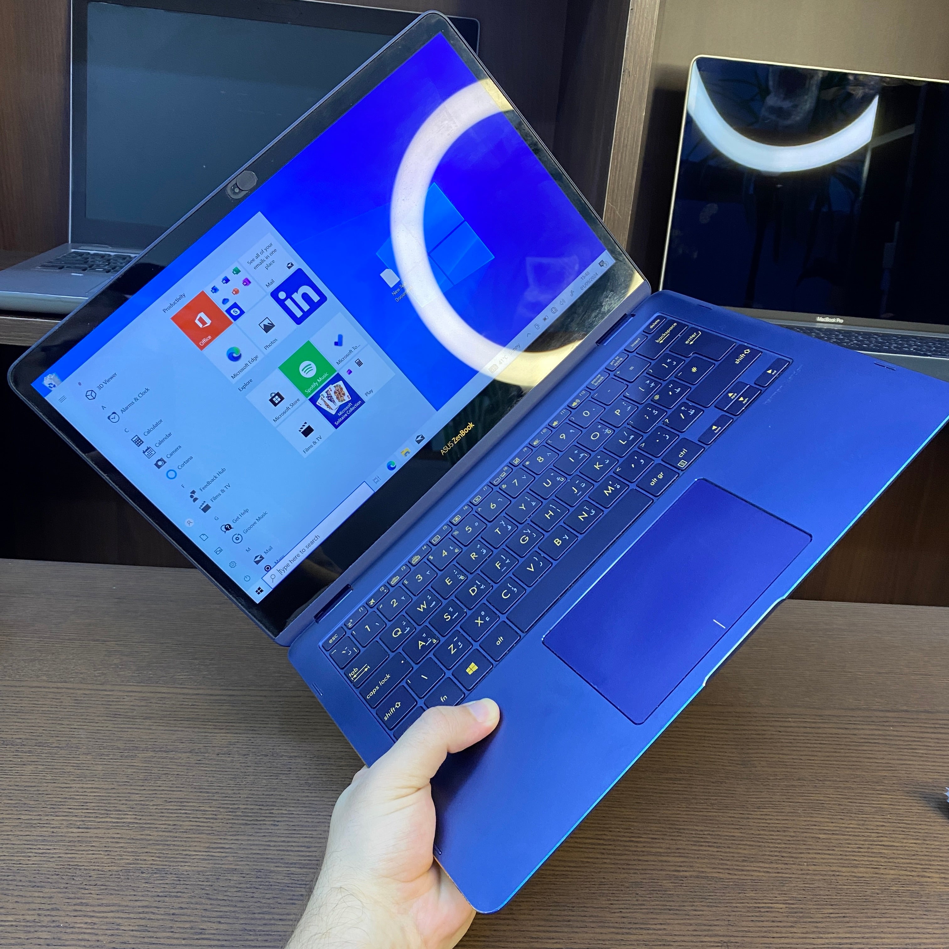 第8世代i5＆SSD/メモリ8GB✨カメラ・タッチパネル ASUS UX370U ASUS - 第8世代i5＆SSD/メモリ8GB✨カメラ・タッチパネル ASUS